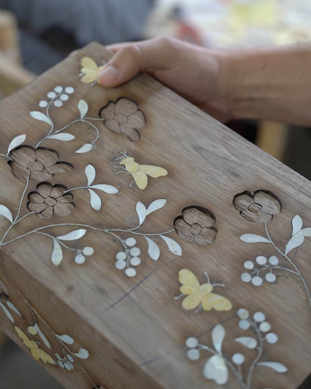 Fitting the wooden dividers and velvet in the jewllery tray