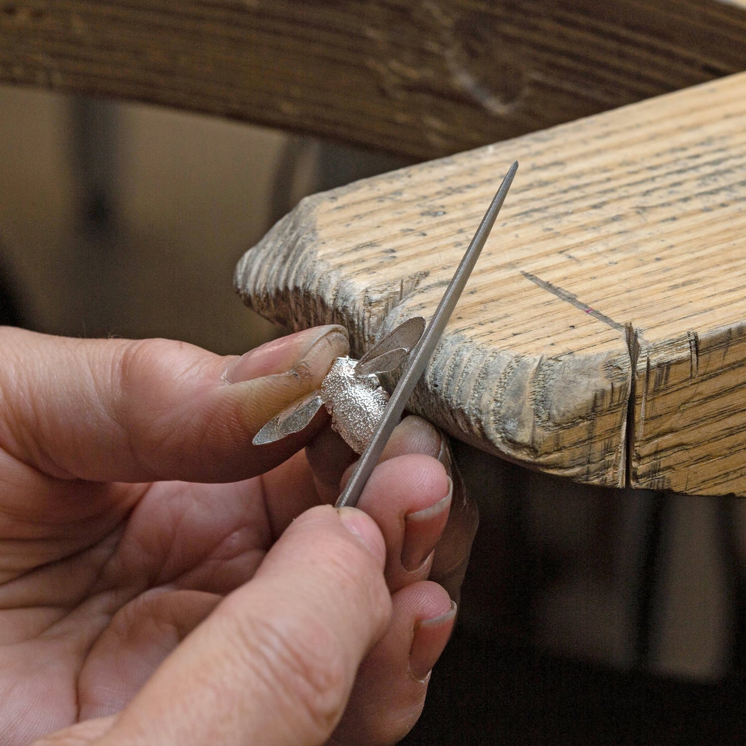 workshop making of the iconic bumble bee necklace